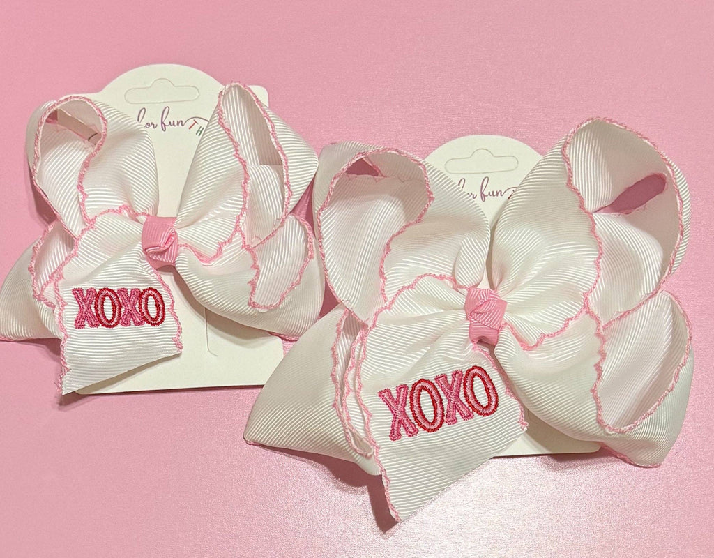 XOXO Embroidered Moonstitch Hair Bow